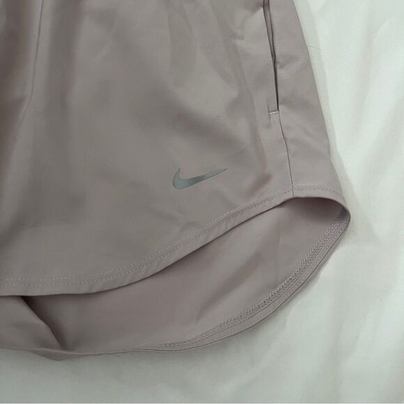 Nike One Women's Dri-FIT Ultra High-Waisted 3" Brief-Lined Shorts gray pink XS - Picture 3 of 4